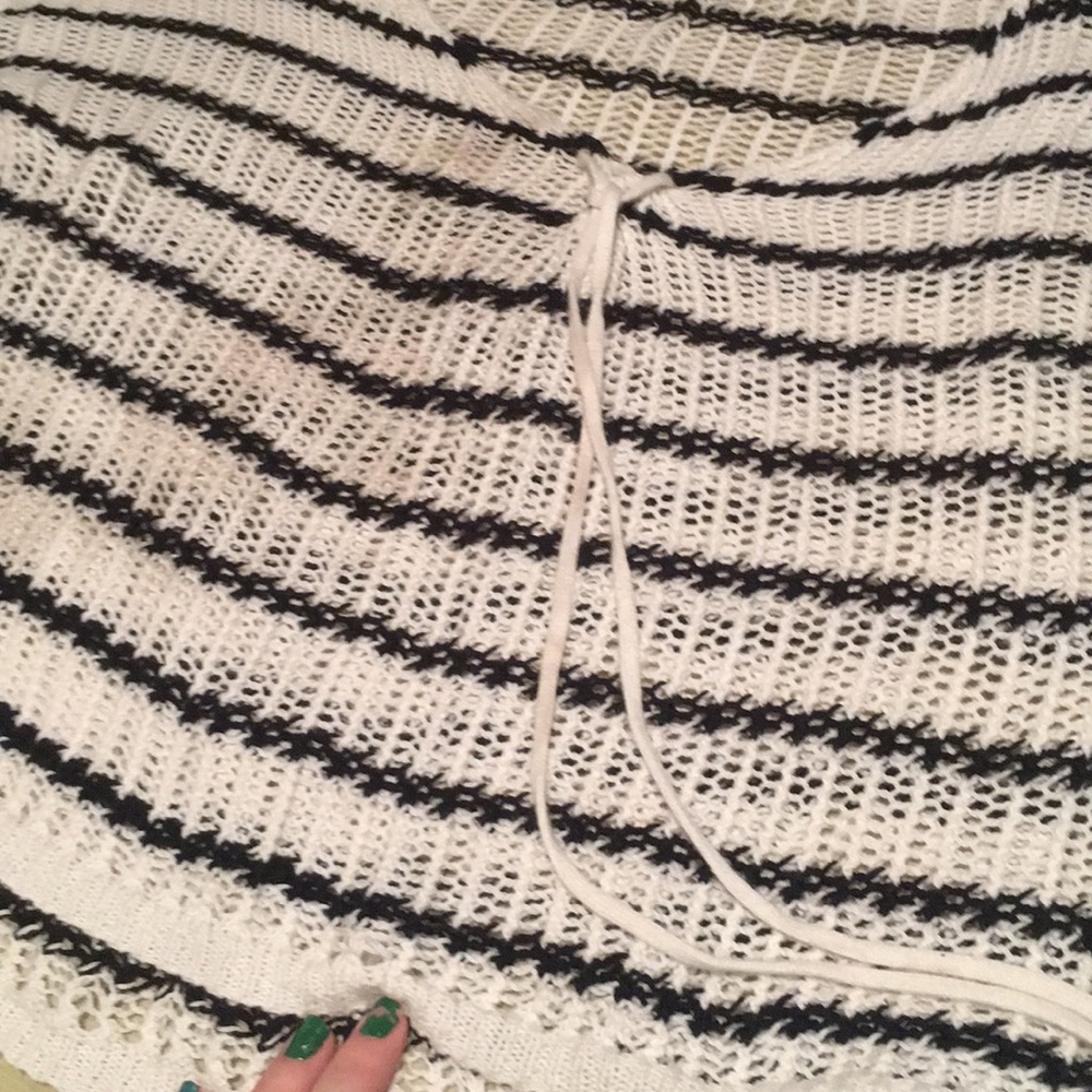 Knitted over cropped shirt